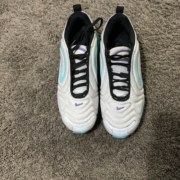 Nike 270 - Picture 2 of 5